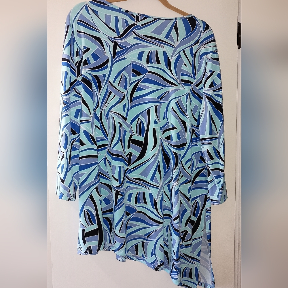 2/$20 Susan Graver Abstract Blue and Black Liquid Knit Blouse - Picture 4 of 5